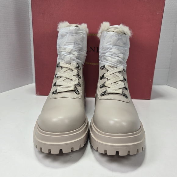 Vaneli Women's Soft Beige Leather Faux Fur Ankle Bootie Boots Size 9 - Picture 4 of 16